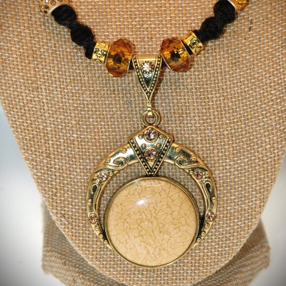 Luxurious Gold Toned Crescent Moon on a Handmade Black 22 1/4" Chain - Picture 3 of 5